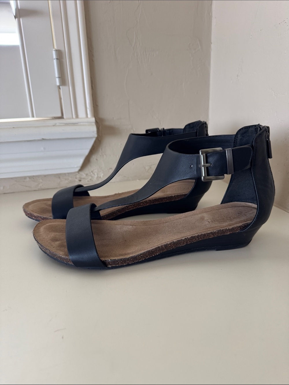 Kenneth Cole Reaction T-Strap Ankle Buckle Sandals